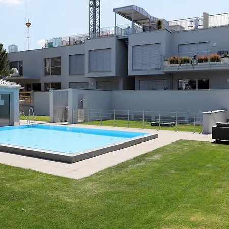 Rooftop Terrace, Free Garage Parking And Pool! Vienna Exterior photo