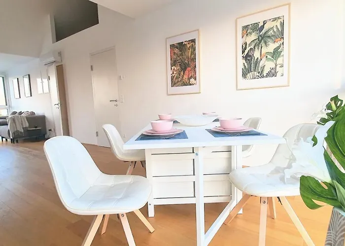 Rooftop Terrace, Free Garage Parking And Pool!