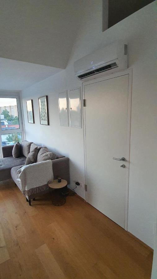 Rooftop Terrace, Free Garage Parking And Pool! Apartament